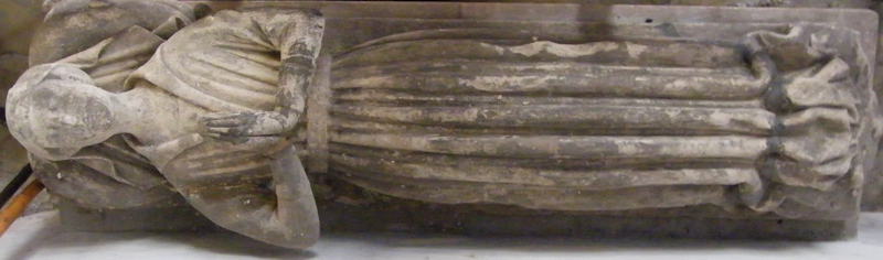 Hull - Holy Trinity Eleanor Box 1380